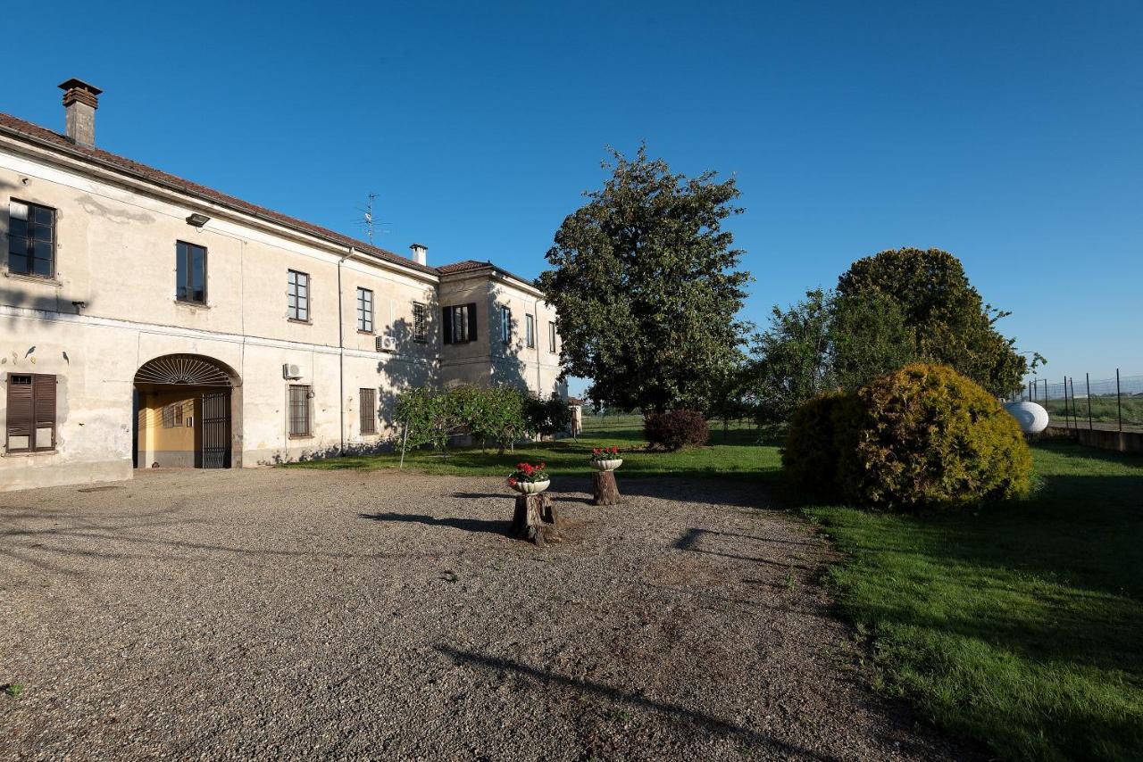 Cameriano Agriturismo Cascina Graziosa מראה חיצוני תמונה